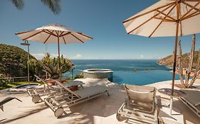 Cliffside Luxury Inn